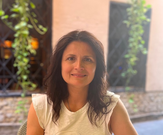 thumbnail_MLaycock Photo of Maria, a woman with brown hair